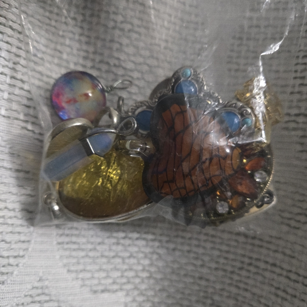 Random Pendant Bundle - Picture 2 of 4